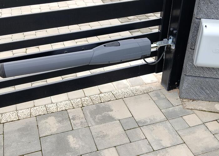 Grajewo ogłoszenia: Witam sprzedam napęd roczny do bramy firmy COME.